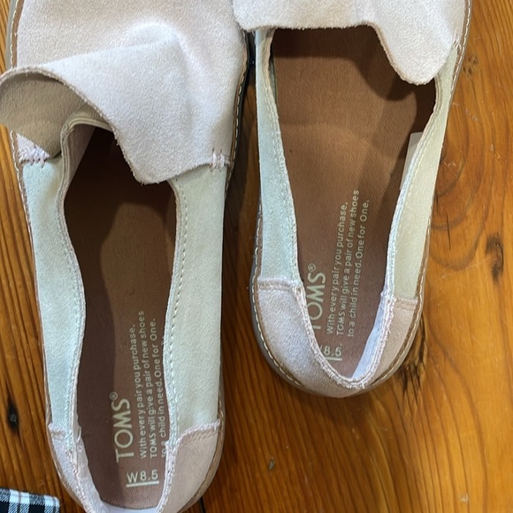 Tom’s slip on blush birch sunset suede shoes size 8.5W - Picture 5 of 8